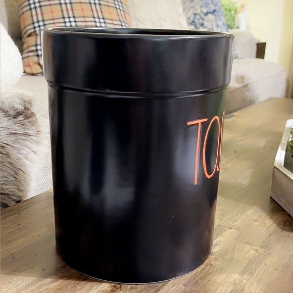 Rae Dunn Ceramic ‘Toss’ Office/Home Trash Can/Waste Can/Basket in Black/Orange - Picture 5 of 11